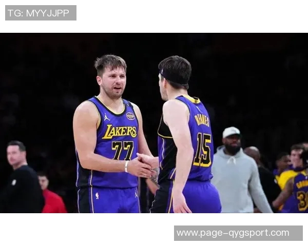 雷迪克称赞东契奇与里夫斯默契配合将提升进攻活力 雷迪克称赞东契奇与里夫斯默契配合将提升进攻活力