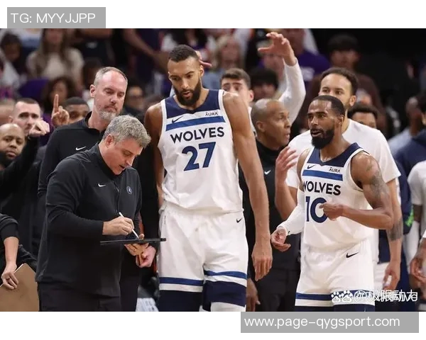 勇士助教斯托茨与昔日爱徒利拉德赛前亲切交流回忆共事岁月 勇士助教斯托茨与昔日爱徒利拉德赛前亲切交流回忆共事岁月