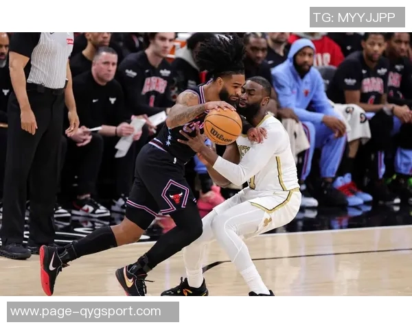 乔治表现平平17投仅中6得17分3篮板3助攻并遭遇5次犯规